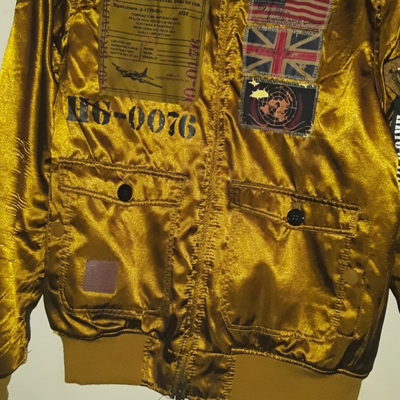 Mens Gold with fur lined neck Bomber jacket. - Picture 4 of 4